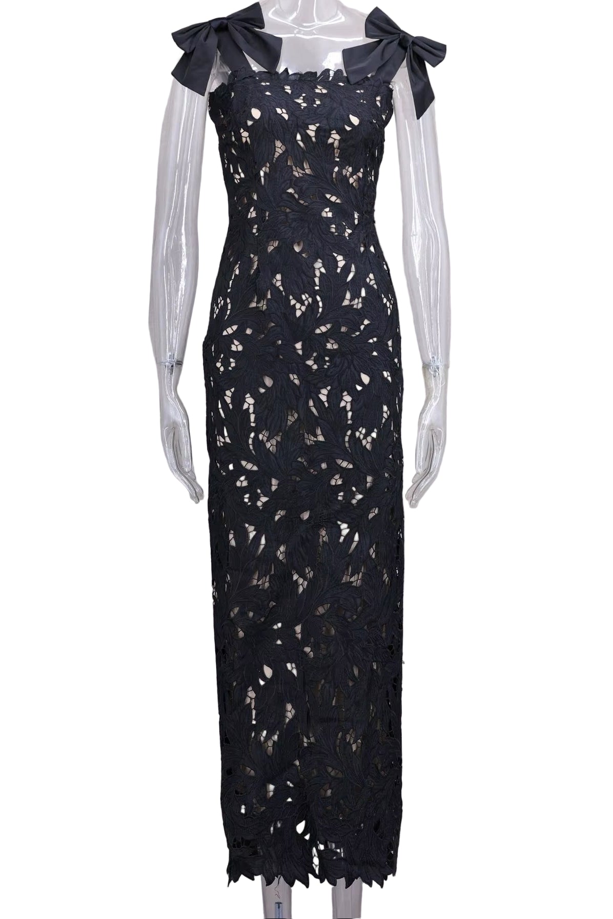 Crimson Enchanté Lace Gown - A Stunning Blend of Elegance and Allure